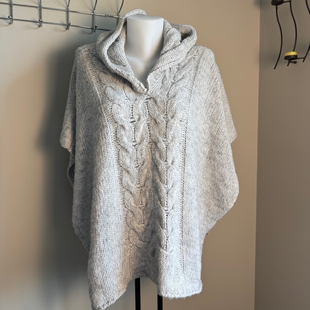 Cocogio Italian Knit Women's Hooded Poncho Light Gray OS Elegant Wool Cable Knit